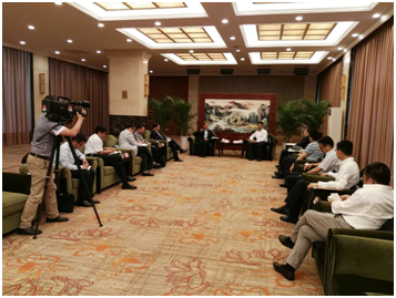 集團公司總經理孔遁與綿陽市市委副書記、市長劉超舉行會談