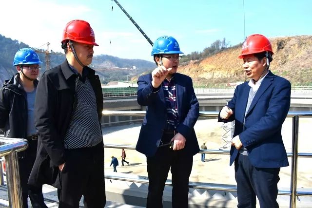 嵊州市常務(wù)副市長董友慶到嵊新污水處理廠二期擴(kuò)建項目檢查指導(dǎo)工作