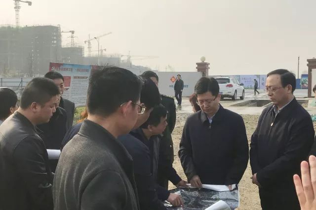 襄陽市市長郄英才調(diào)研襄陽星光大道市政工程工地征地拆遷情況