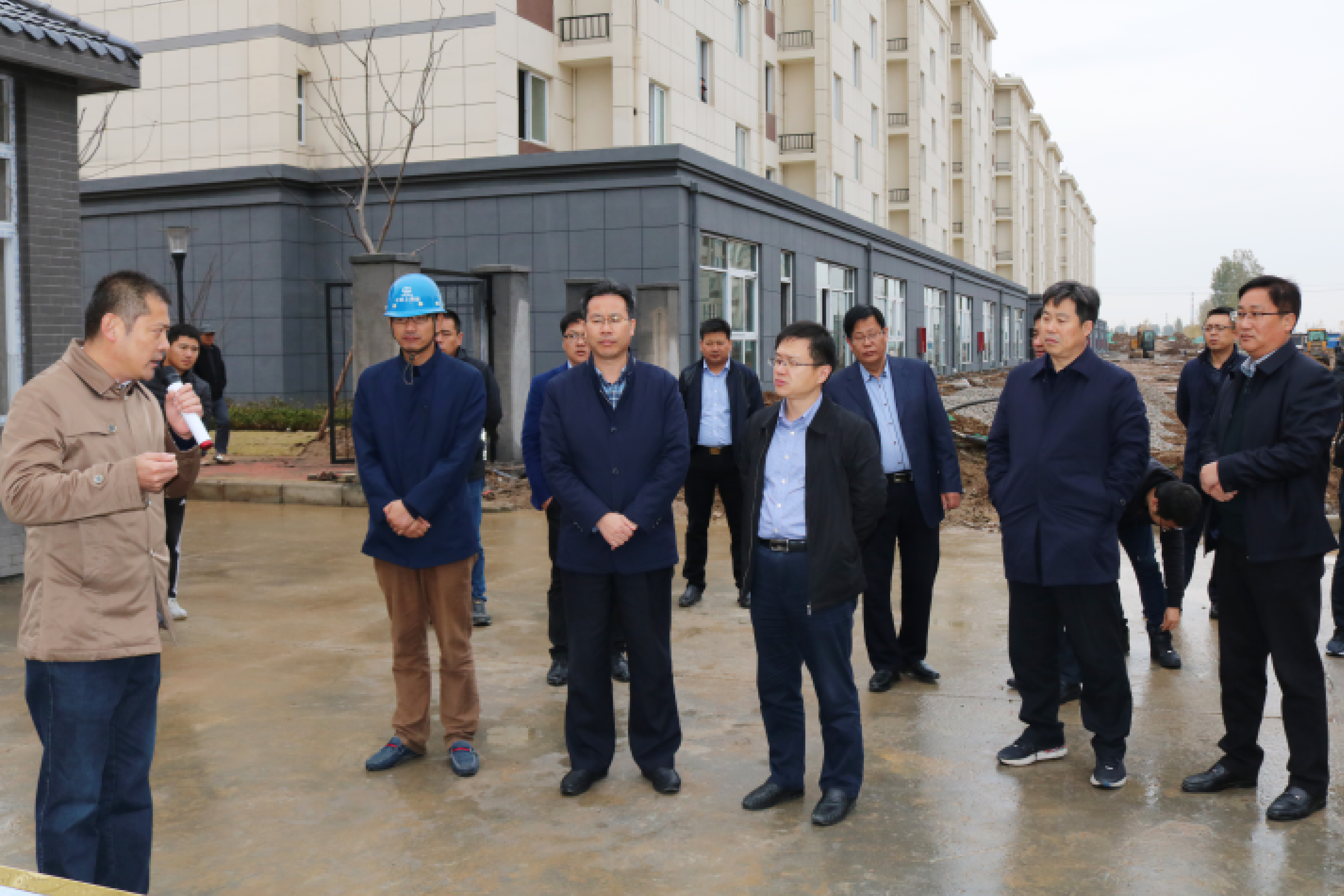徐州市市政府辦公室副調研員趙永強一行蒞臨公司新沂金唐新城安置房PPP項目檢查指導工作