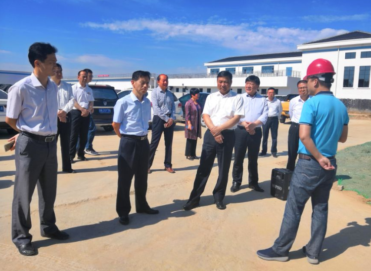 阜陽市人大常委會副主任、潁上縣縣委書記熊德超一行到潁上縣城市地表水廠項目檢查指導工作