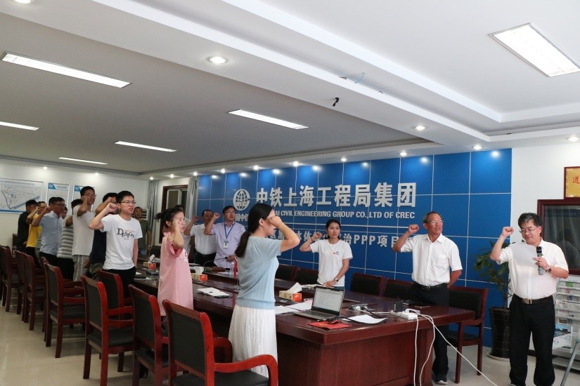 淮安區(qū)黑臭水體綜合整治PPP項目黨支部開展學習“勞動功臣”宣誓簽名活動