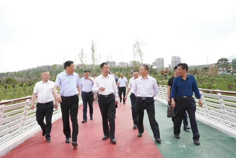泰安市泰山區(qū)區(qū)長(zhǎng)張培峰到芝田河生態(tài)保護(hù)修復(fù)工程調(diào)研指導(dǎo)工作