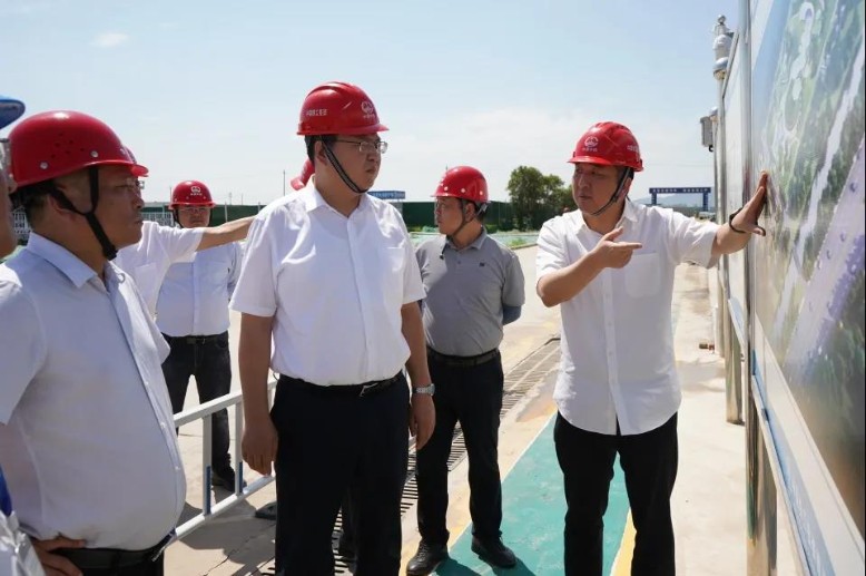 中國中鐵股份公司副總裁李新生到南京市六合區龍袍新城“四新”建設項目總承包經理部第一項目經理部檢查指導工作